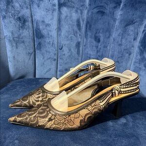 Steve Madden Rodes Black and Cream Lace Heels Size 8